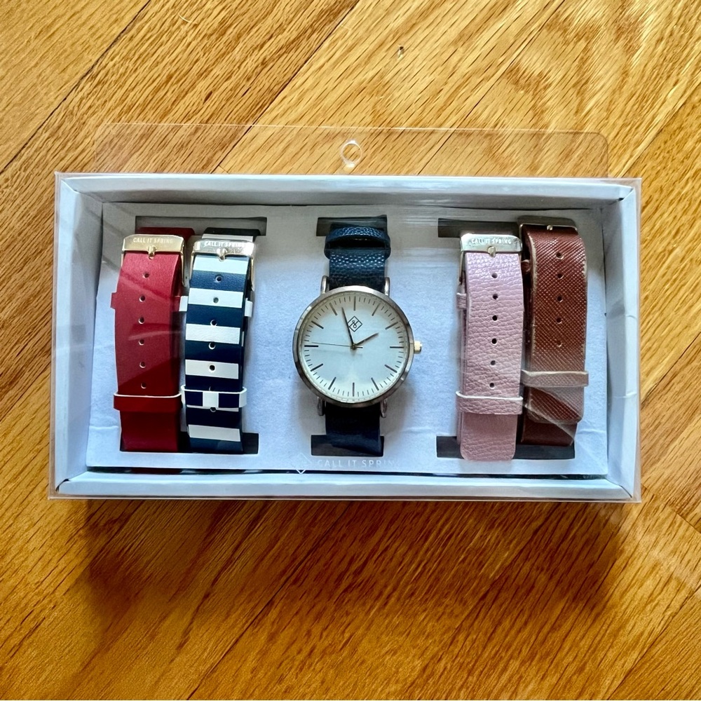Classic Watch with Interchangeable Straps